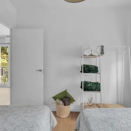 Bright 3br 300m To Ac